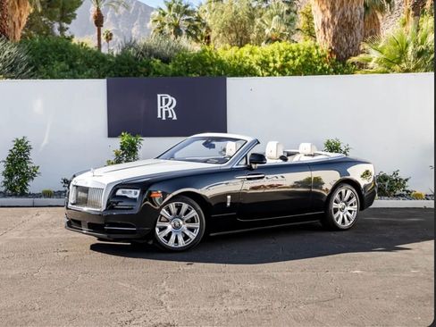 Used 2017 Rolls-Royce Dawn image 11