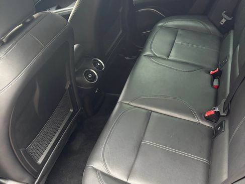Used 2018 Alfa Romeo Stelvio AWD image 18