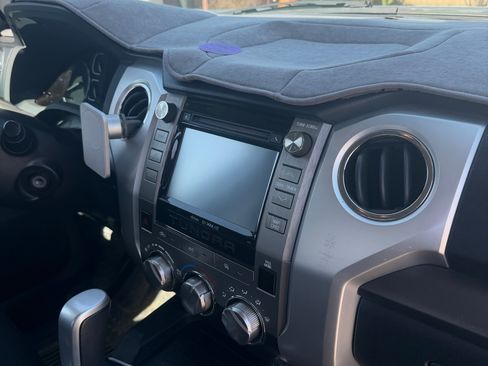 Used 2018 Toyota Tundra SR5 w/ TRD Off Road Package image 19