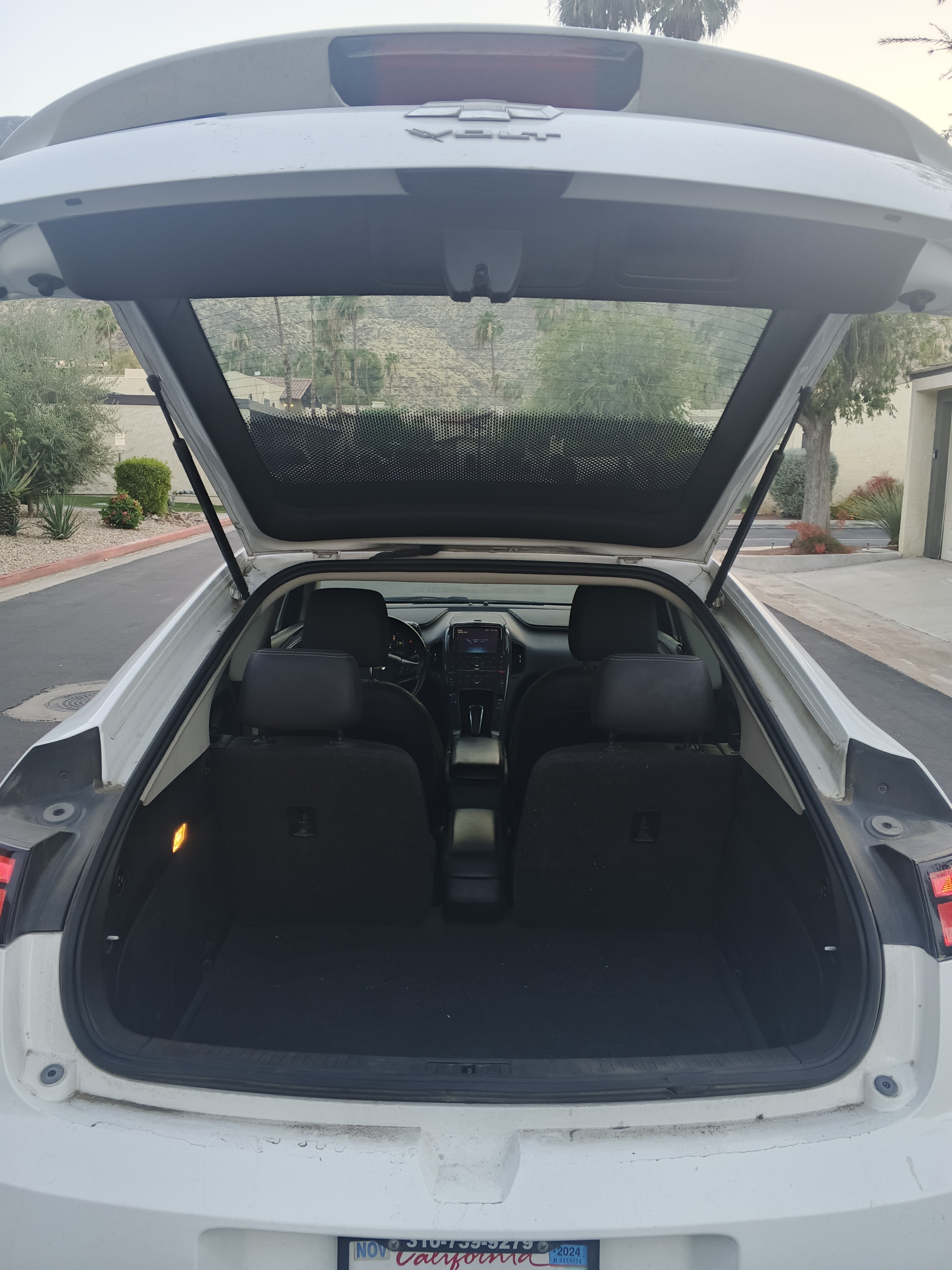 Used 2013 Chevrolet Volt Premium w/ Premium Trim Package FWD image 8