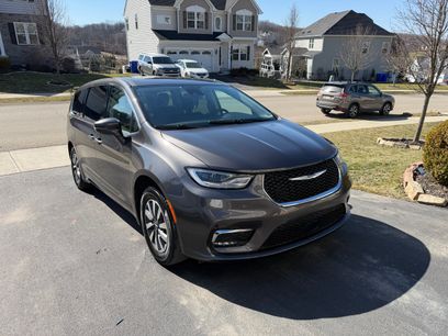 Used 2022 Chrysler Pacifica Touring-L