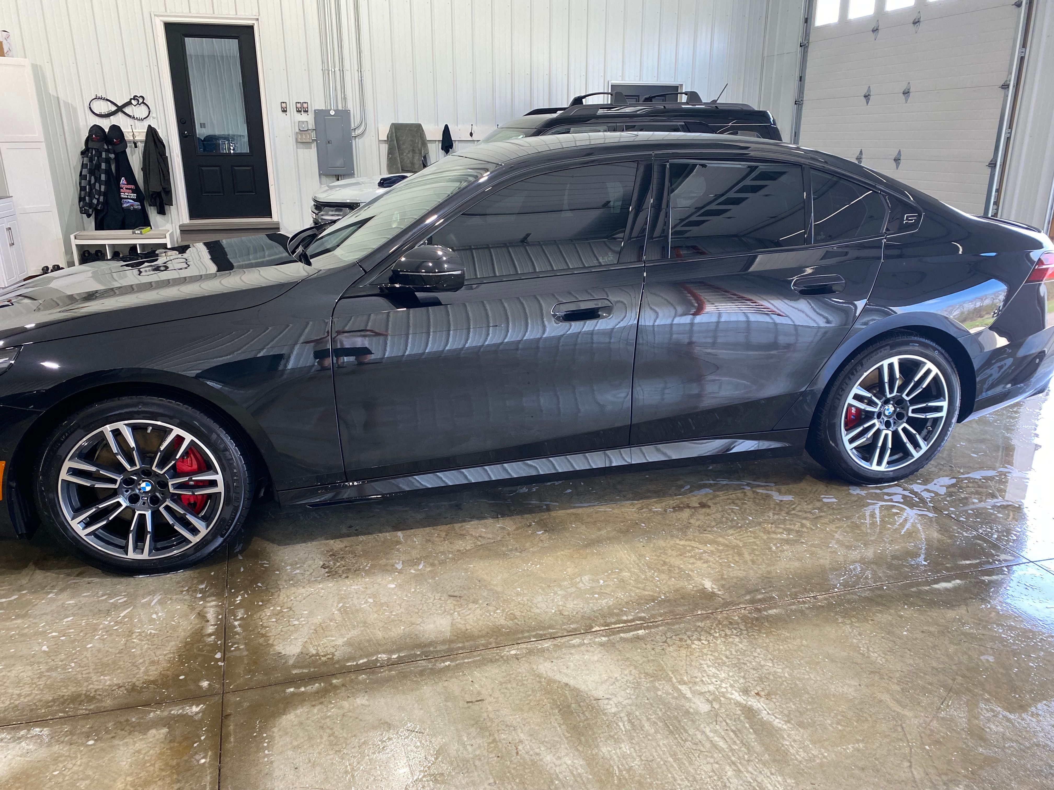 Used 2025 BMW 540i xDrive w/ M Sport Package AWD/4WD image 5
