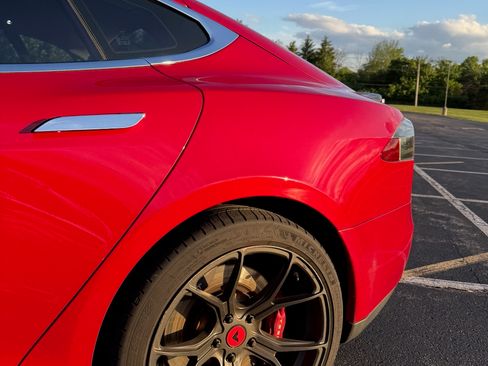 Used 2014 Tesla Model S RWD image 28