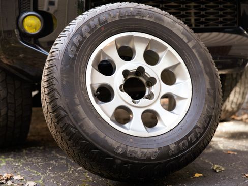 Used 2017 Toyota 4Runner SR5 image 13