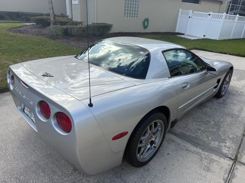 Used 2004 Chevrolet Corvette Z06 w/ Memory Package image 9