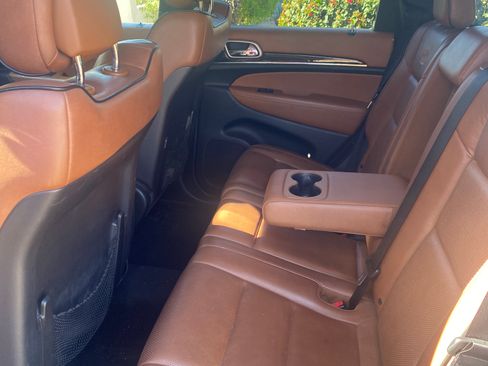 Used 2012 Jeep Grand Cherokee Overland Summit image 5