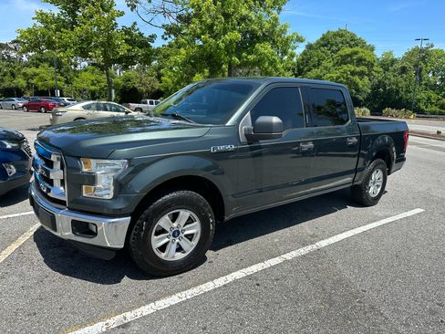 Used 2015 Ford F150 XLT image 7