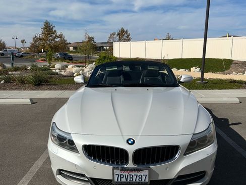 Used 2015 BMW Z4 sDrive28i image 4