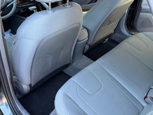 Used 2021 Hyundai Elantra SEL w/ Convenience + Premium Package FWD image 19