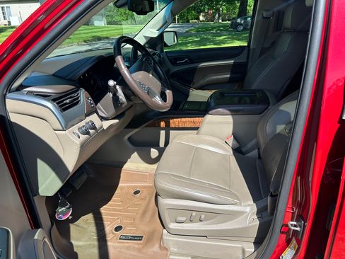 Used 2015 Chevrolet Tahoe LTZ AWD/4WD image 6