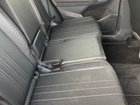 Used 2023 Volkswagen Tiguan SE R-Line image 27