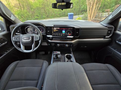 Used 2023 GMC Sierra 1500 Elevation image 13