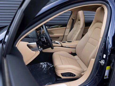 Used 2023 Porsche Panamera image 4