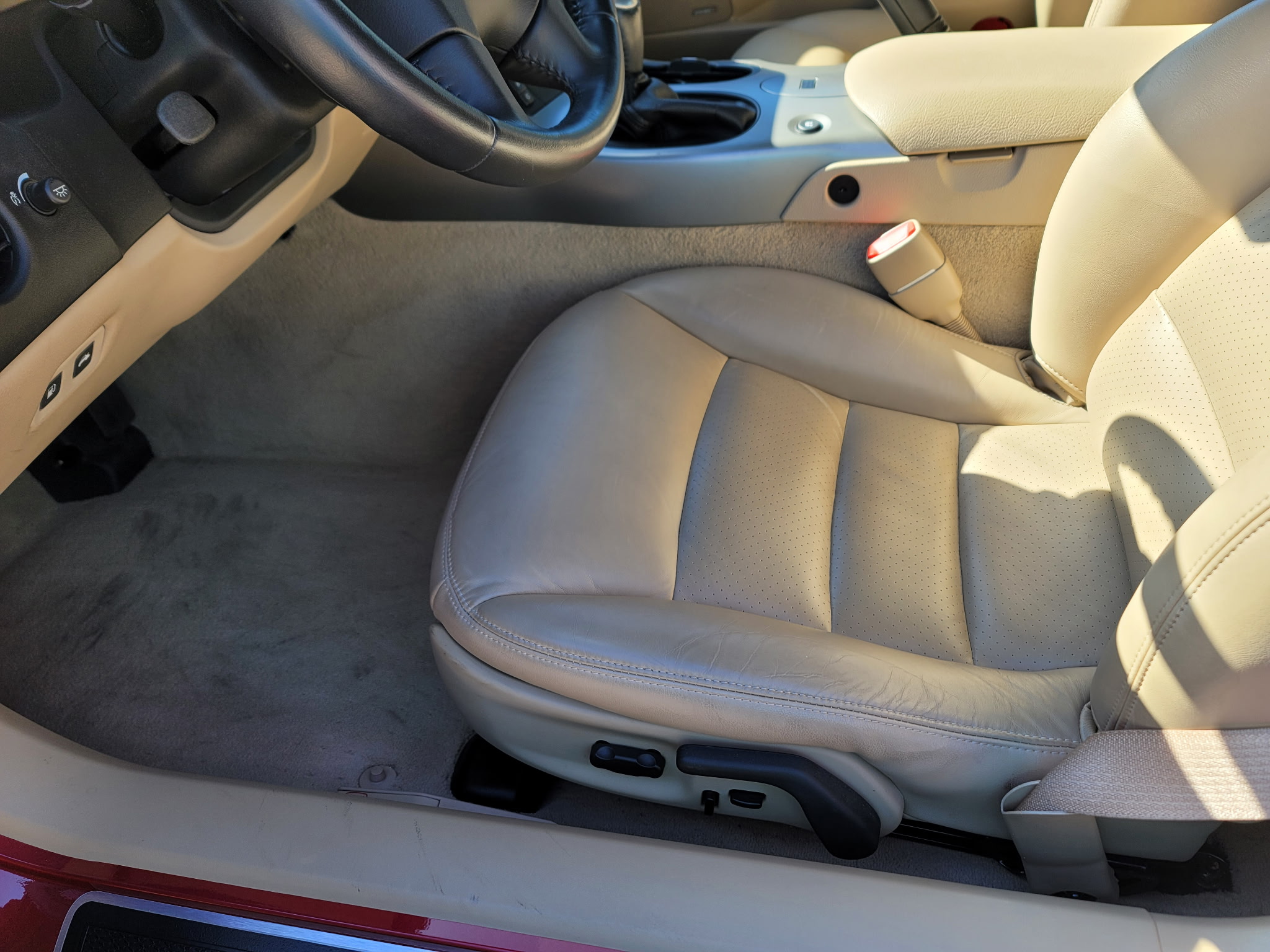 Used 2005 Chevrolet Corvette Coupe w/ Preferred Equipment Group RWD image 20