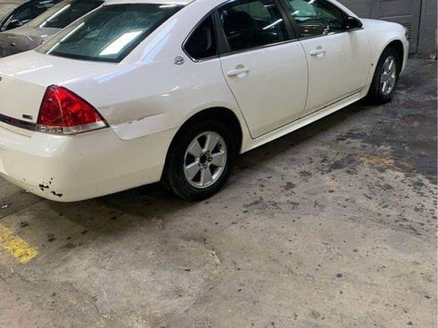 Used 2009 Chevrolet Impala LT FWD image 10