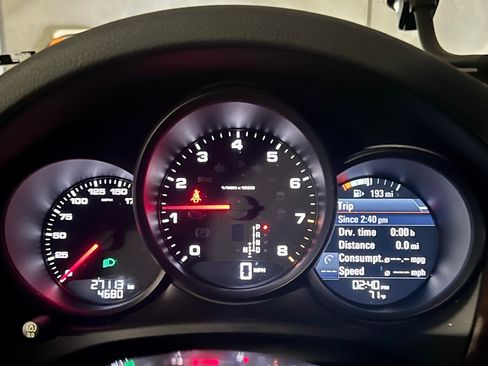 Used 2018 Porsche Macan Sport Edition image 5