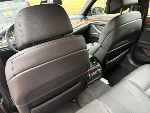 Used 2012 BMW 550i Sedan image 12