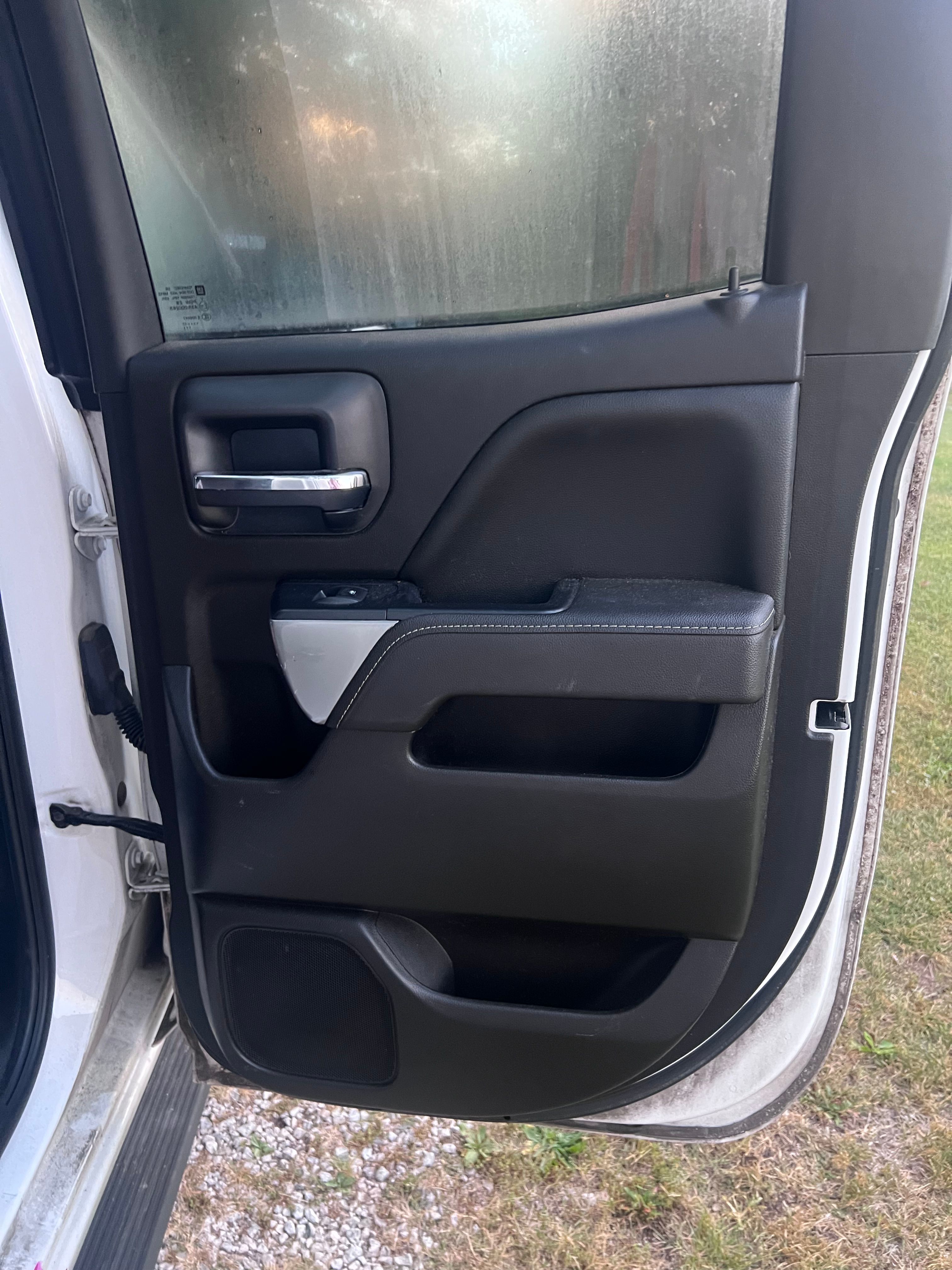 Used 2017 Chevrolet Silverado 1500 LT w/ All Star Edition AWD/4WD image 14