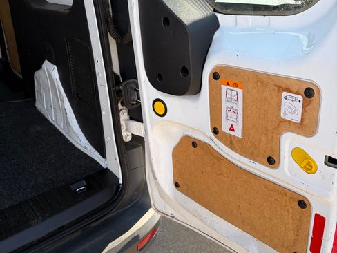 Used 2015 Ford Transit Connect XL image 15