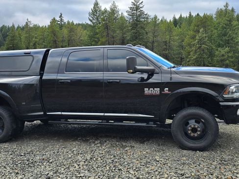 Used 2018 RAM 3500 Laramie Longhorn image 4