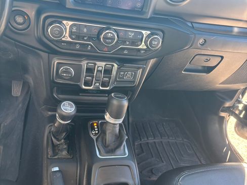 Used 2022 Jeep Gladiator Sport image 15