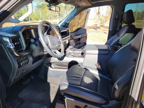 Used 2023 Ford F350 Lariat w/ Lariat Ultimate Package image 13