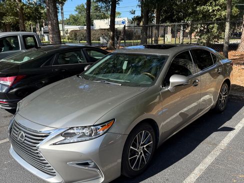 Used 2017 Lexus ES 350 image 1