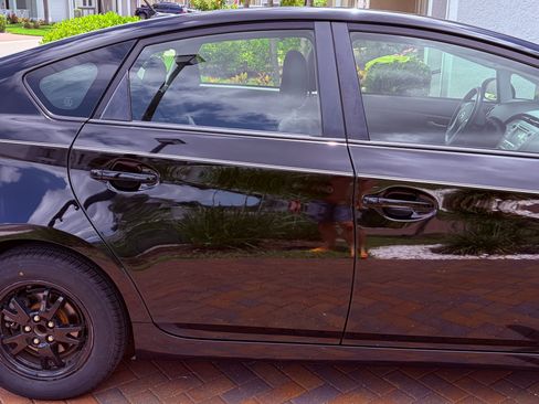 Used 2014 Toyota Prius Four FWD image 4