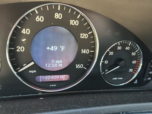 Used 2006 Mercedes-Benz CLK 350 Coupe image 28