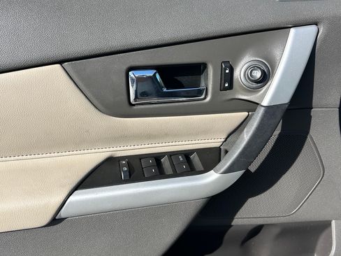 Used 2013 Ford Edge SE FWD image 22