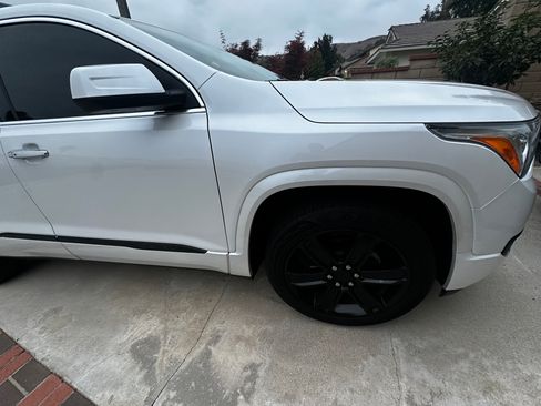 Used 2017 GMC Acadia Denali w/ Technology Package FWD image 2