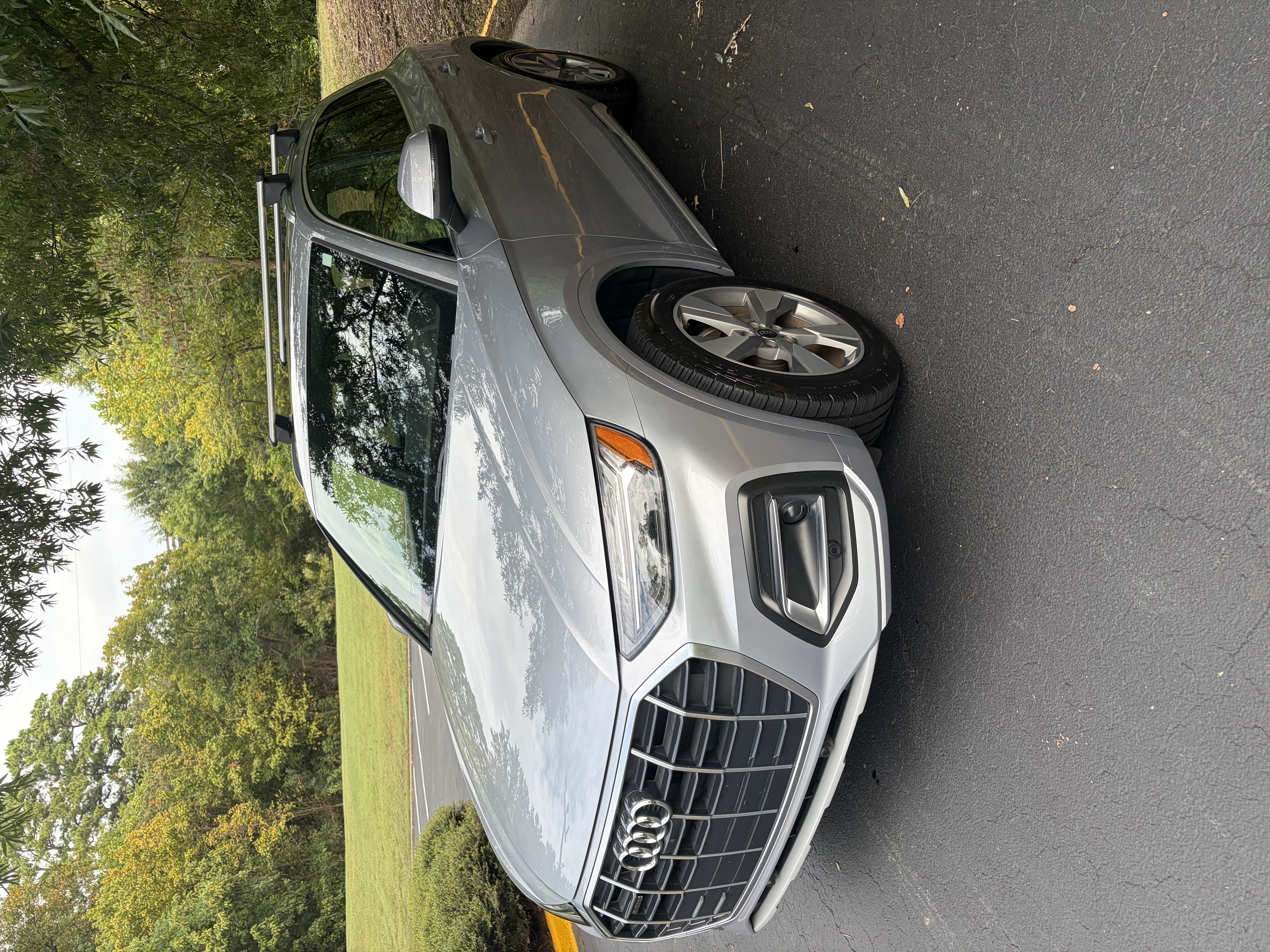 Used 2022 Audi Q5 2.0T Premium Plus w/ Premium Plus Package AWD/4WD image 2