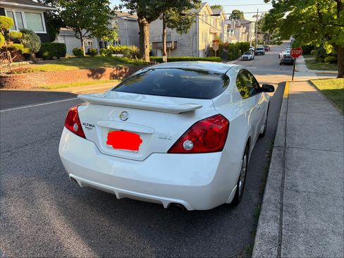 Used 2011 Nissan Altima 2.5 S w/ 2.5S Premium Pkg FWD image 4