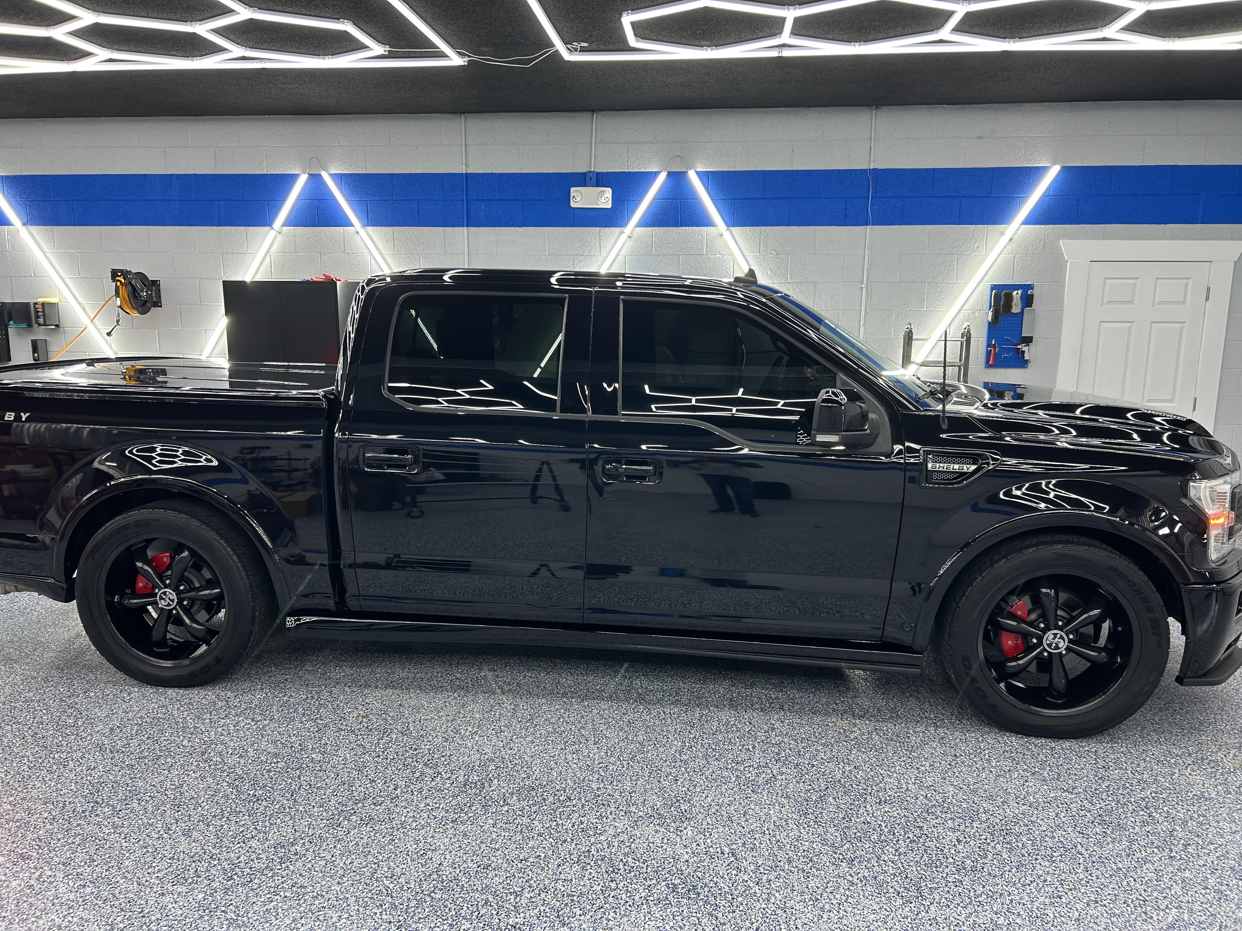 Used 2020 Ford F150 Lariat w/ Equipment Group 502A Luxury AWD/4WD image 1