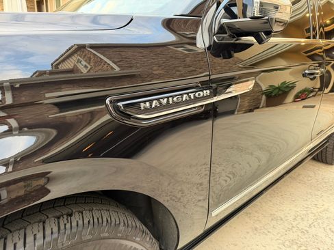 Used 2022 Lincoln Navigator Black Label image 8