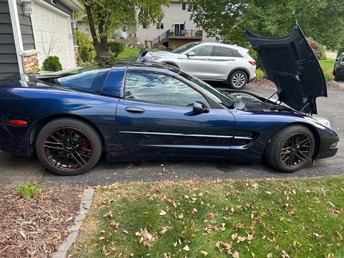 Used 2000 Chevrolet Corvette Coupe w/ Roof Pkg image 22