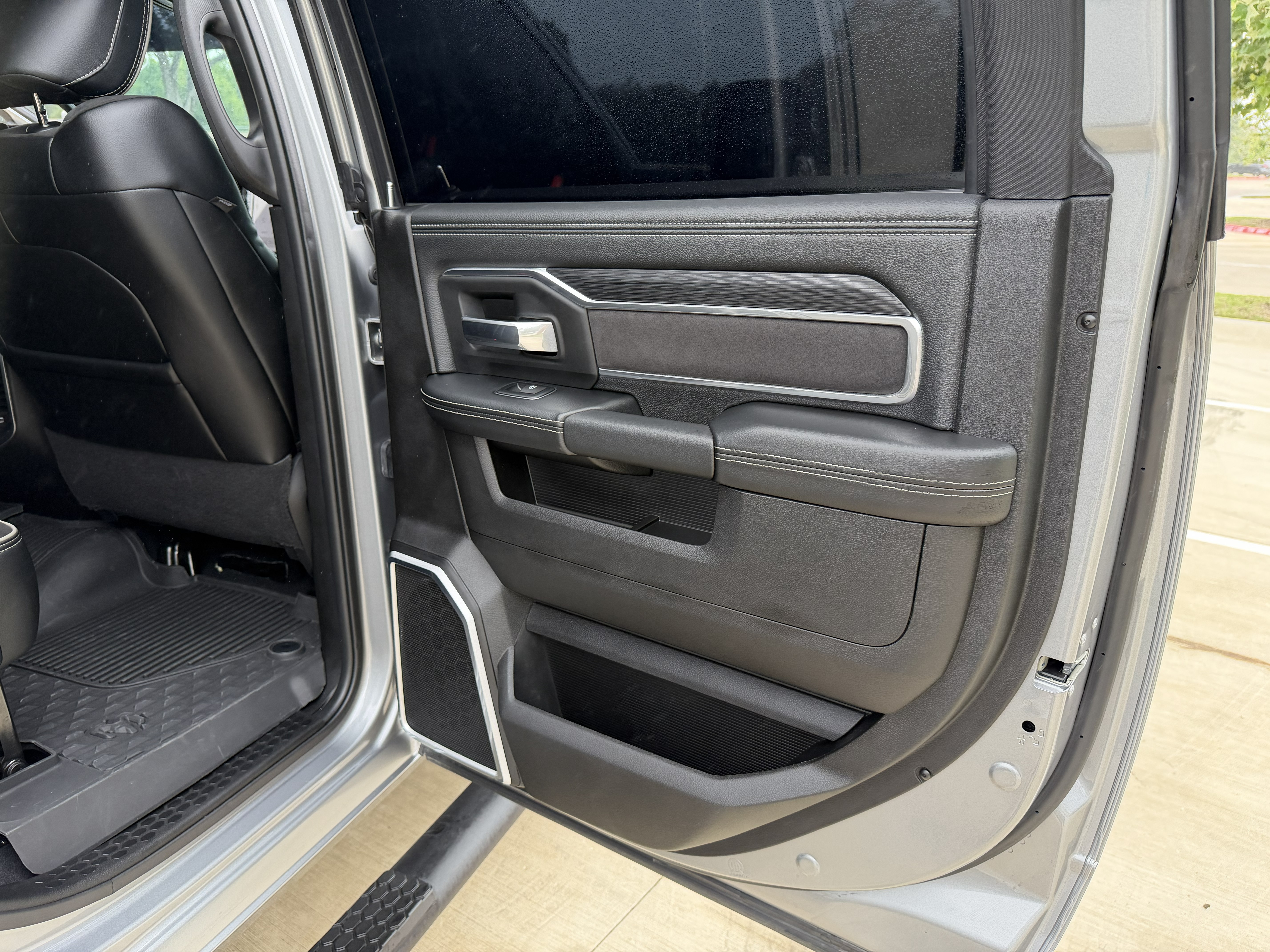 Used 2024 RAM 3500 Laramie w/ Night Edition AWD/4WD image 10