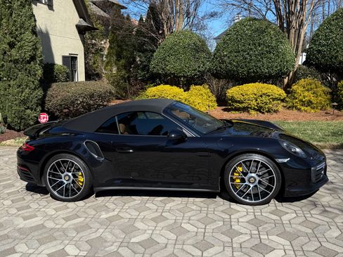 Used 2017 Porsche 911 Turbo S image 2