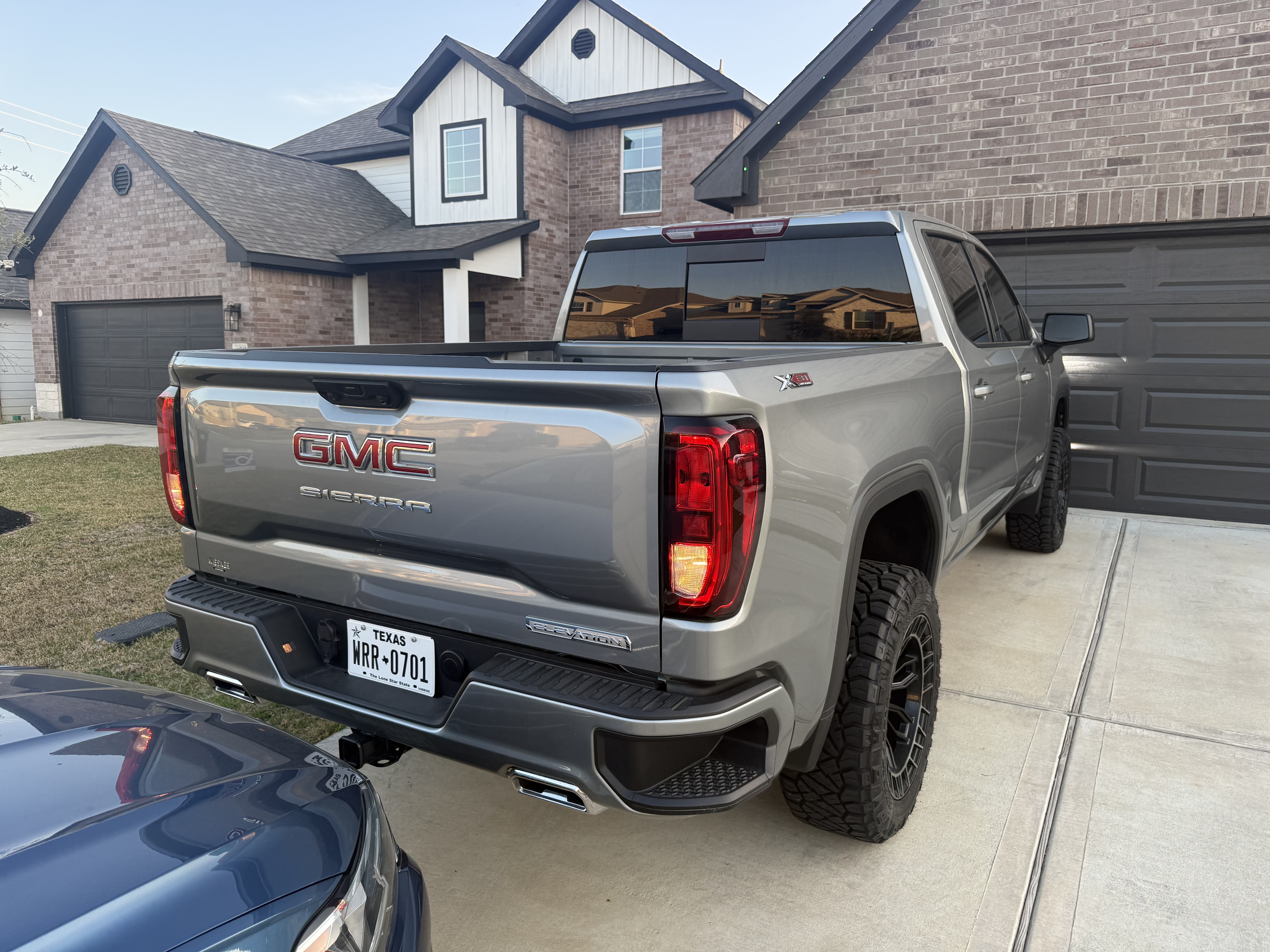Used 2025 GMC Sierra 1500 Elevation w/ Preferred Package AWD/4WD image 14