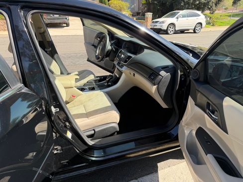 Used 2015 Honda Accord EX image 6