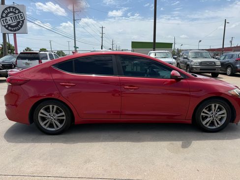 Used 2018 Hyundai Elantra SEL FWD image 1