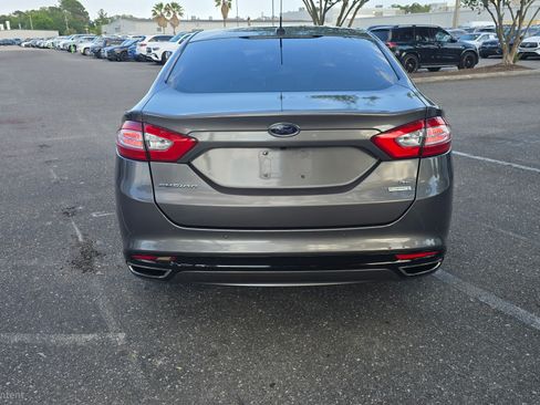 Used 2013 Ford Fusion SE FWD image 9