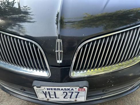 Used 2013 Lincoln MKS AWD image 8