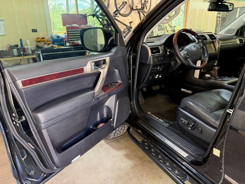 Used 2016 Lexus GX 460 Luxury AWD/4WD image 9