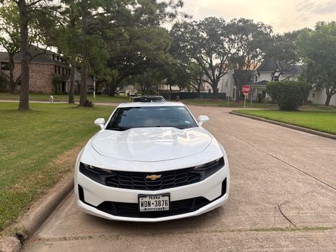 Used 2023 Chevrolet Camaro LT RWD image 2