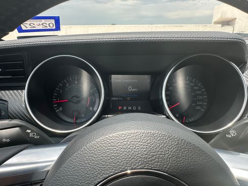 Used 2022 Ford Mustang Coupe RWD image 8