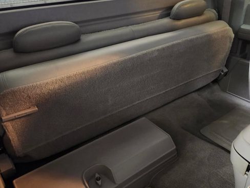 Used 2000 Chevrolet Silverado 3500 4x4 Extended Cab image 17