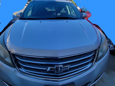 Used 2013 Chevrolet Traverse LT image 32