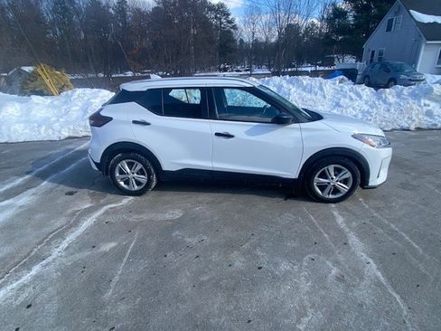 Used 2021 Nissan Kicks S w/ Interior Electronics Package image 1