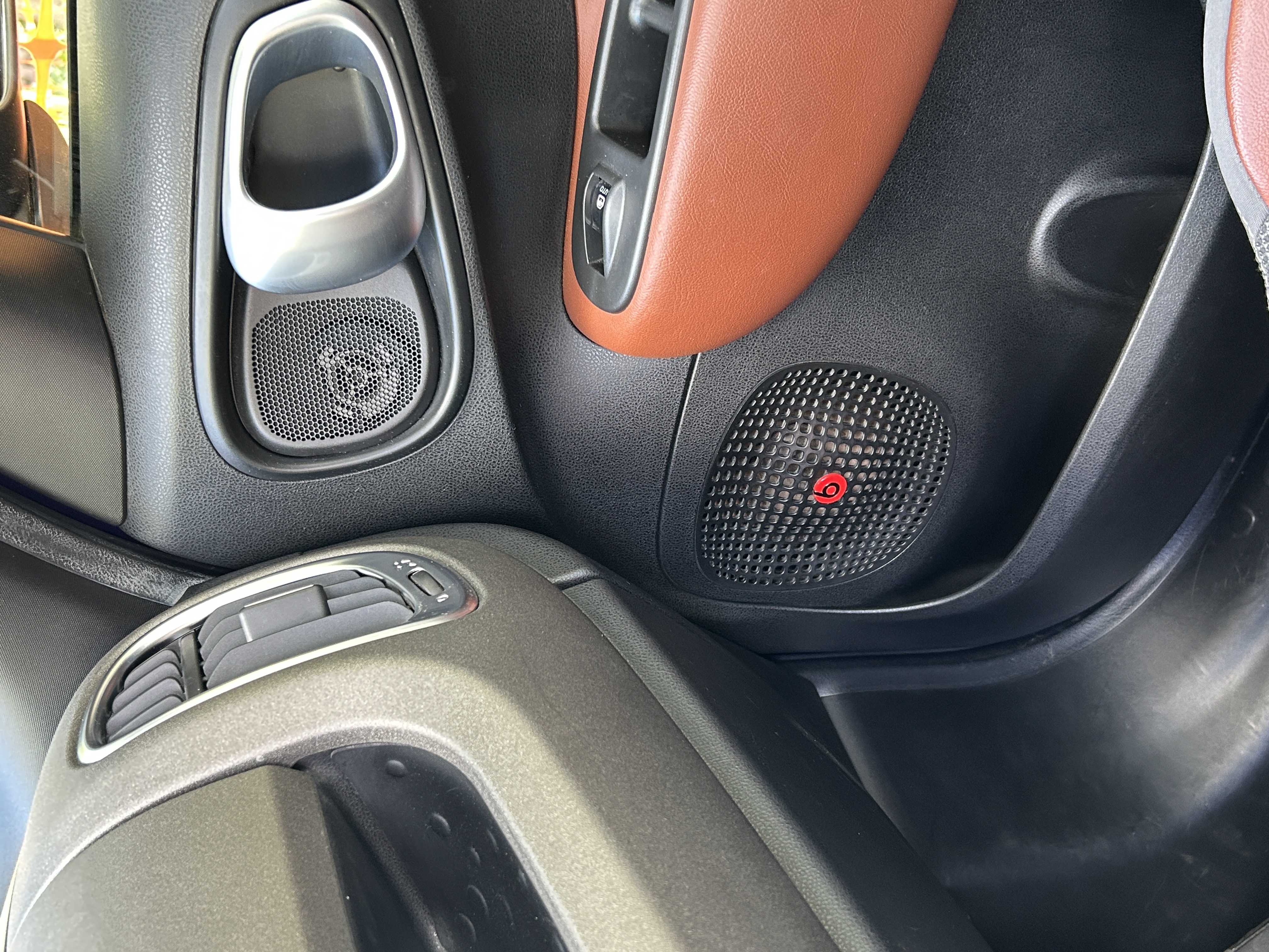 Used 2015 FIAT 500L Trekking FWD image 14
